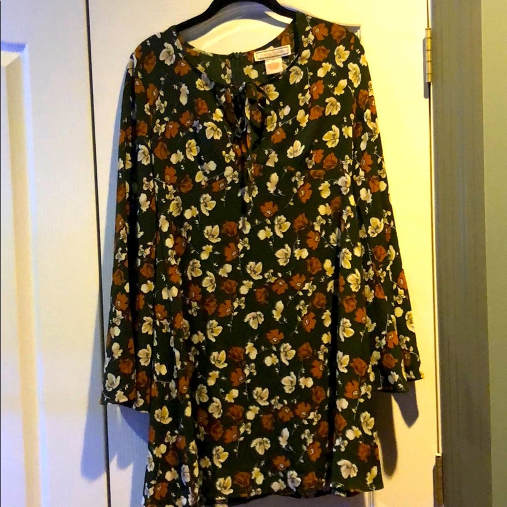 Flying tomatoe dress